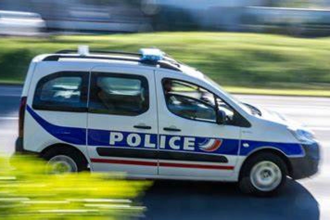 OMONDO FAITS DIVERS - Rennes : cours-poursuite rocambolesque, un père abandonne ses enfants pour fuir la police